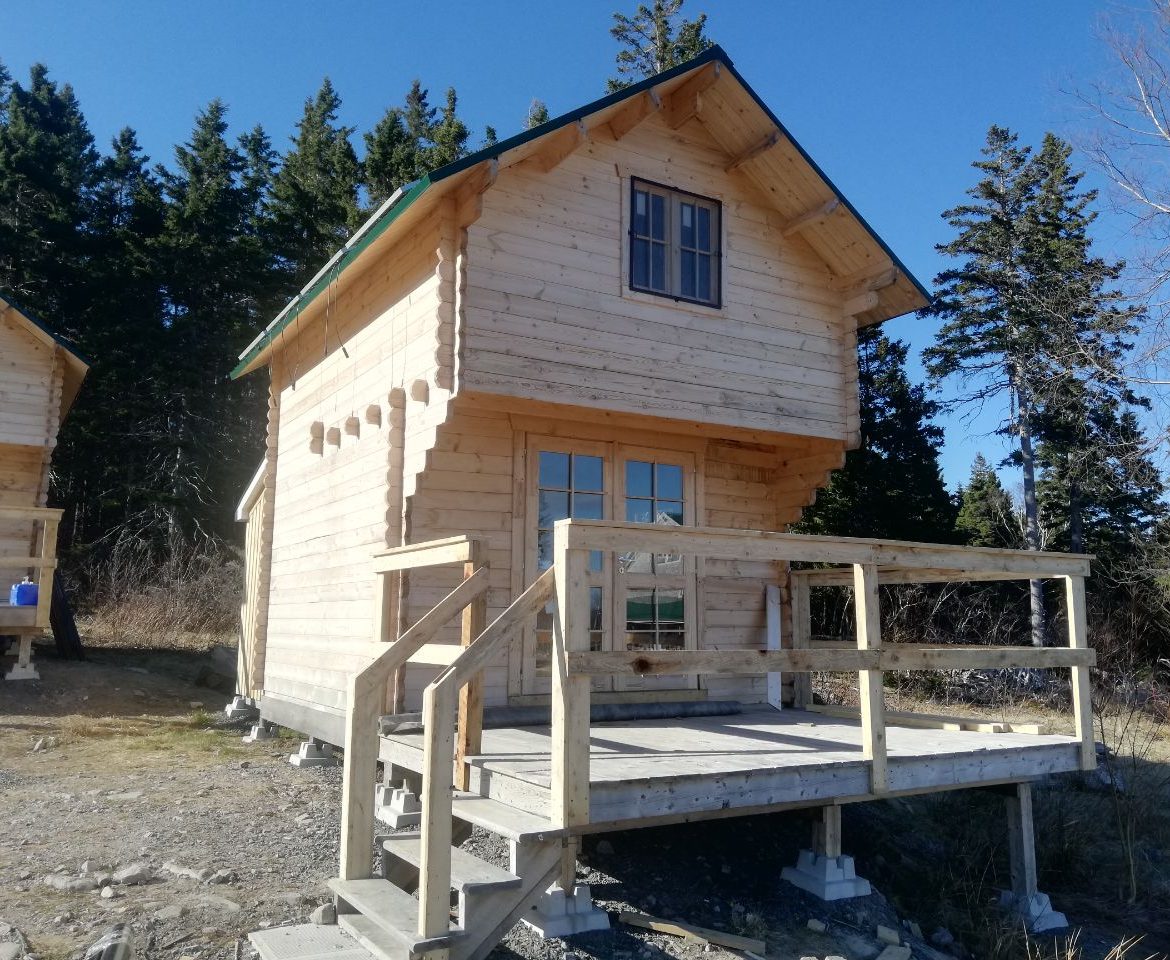 Hiker's Rest - Tiny Log Cabin