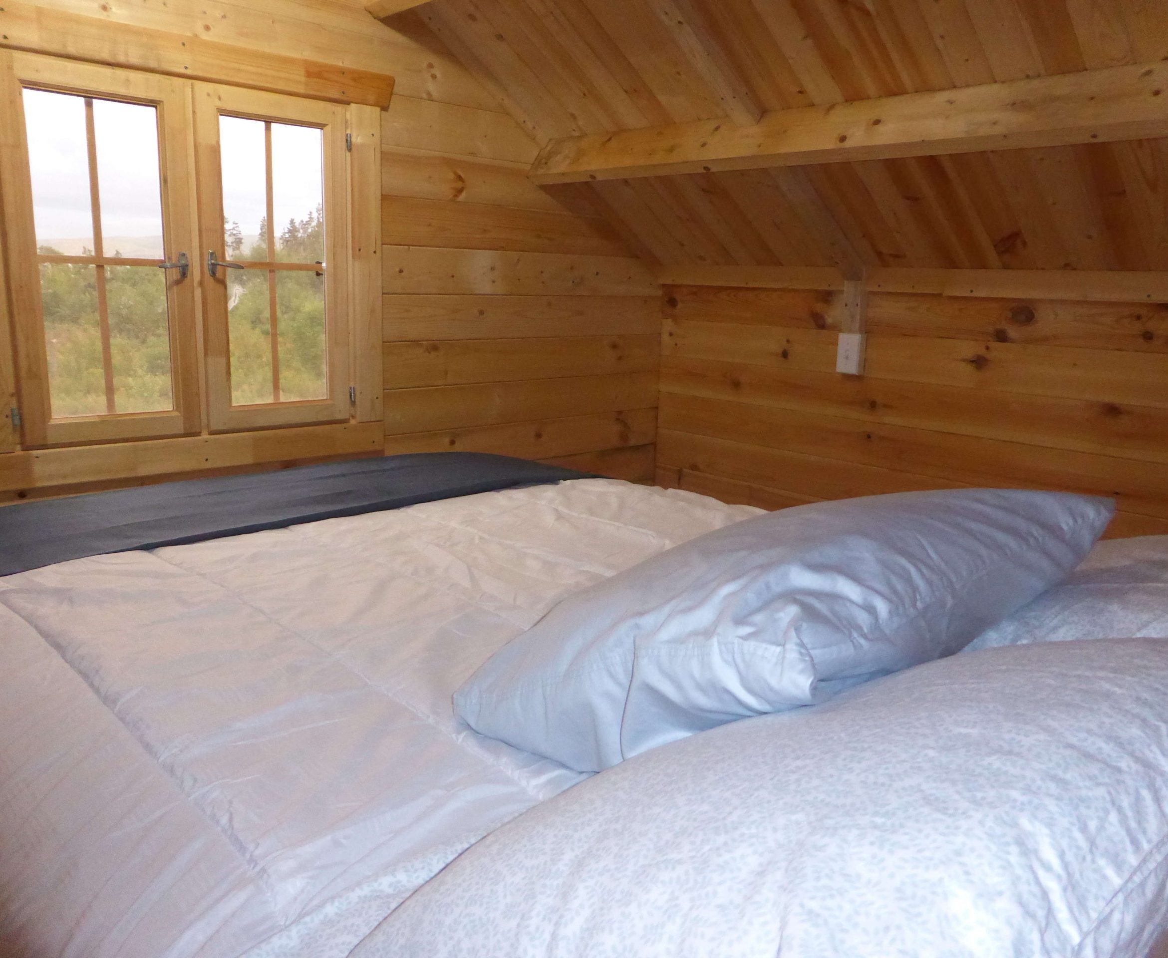 Hiker's Rest - 2nd floor, loft, bedroom, Queen bed, facing south